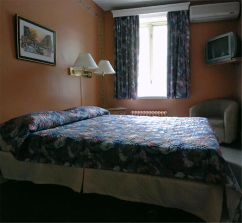 Manoir Charest Hotel Quebec City 2*,